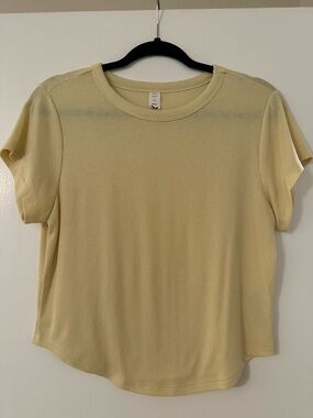 Old Navy Light Yellow Ribbed Short Sleeve Top